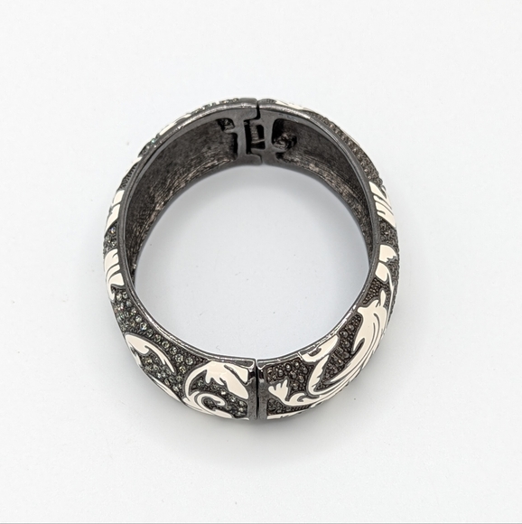 Kenneth Jay Lane Enamel and Crystal Bracelet - Picture 3 of 7